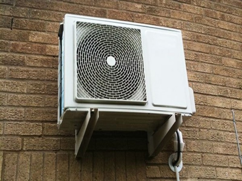 điều hòa không mát chỉ có gió